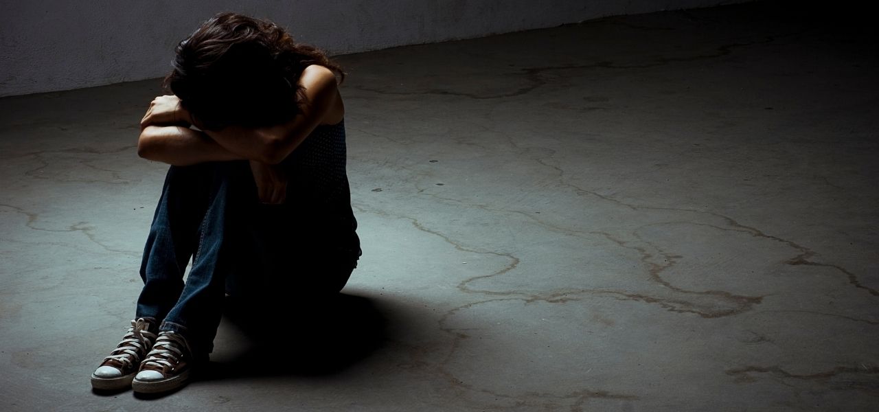 Ergenlerde Kendine Zarar Verme